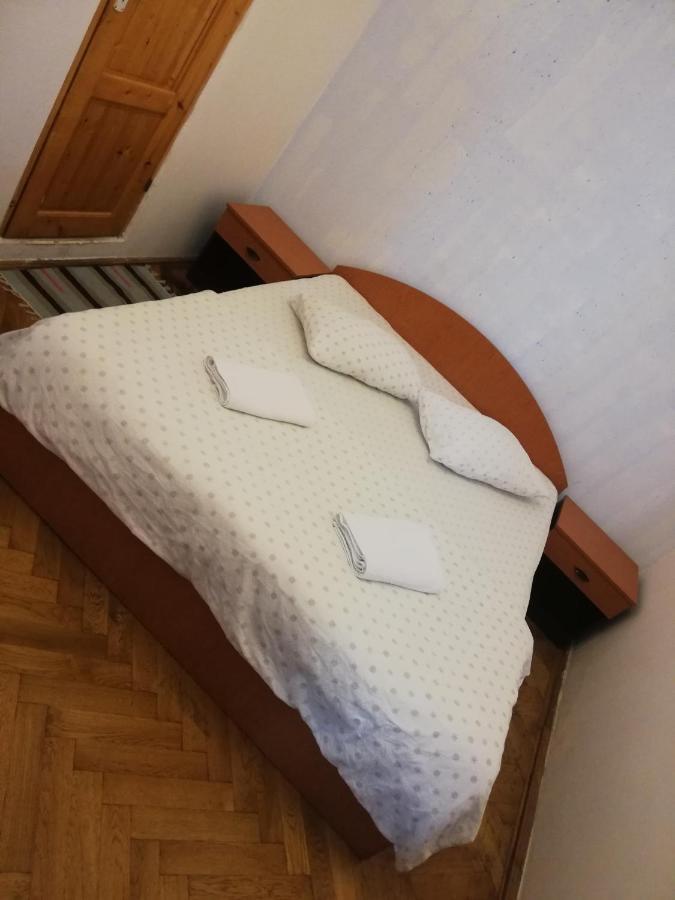 Hôtel La Vita E Bella à Braşov Extérieur photo