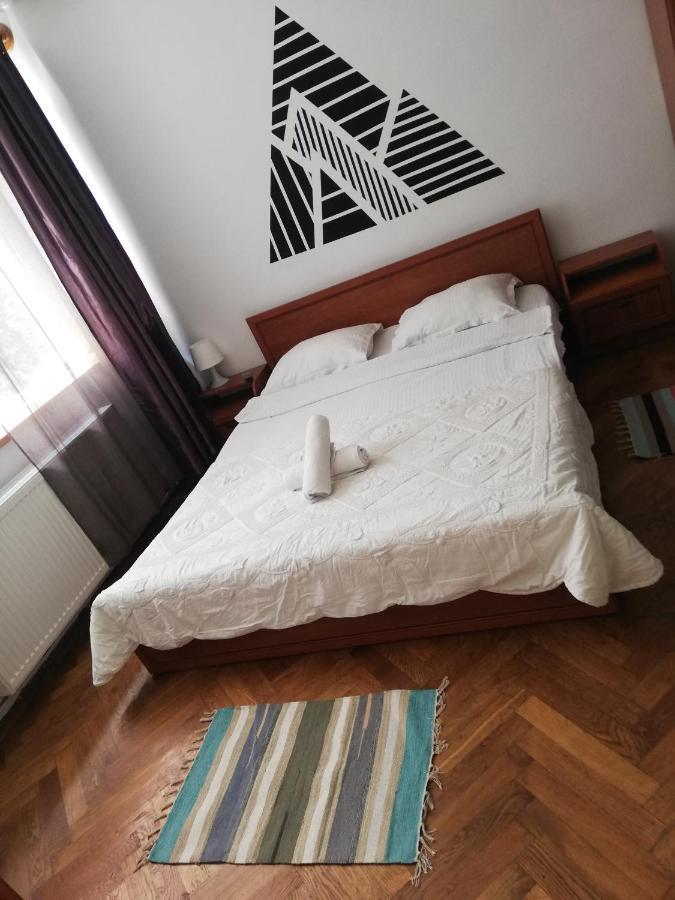Hôtel La Vita E Bella à Braşov Extérieur photo