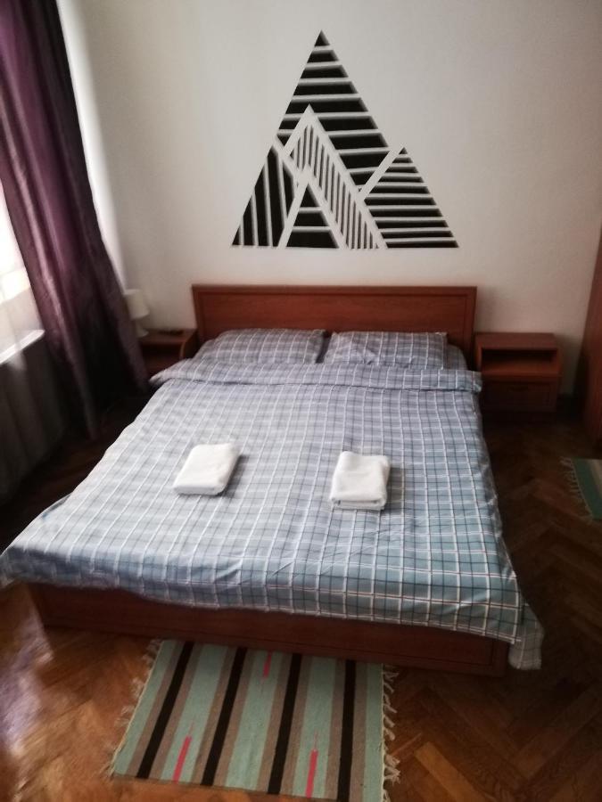 Hôtel La Vita E Bella à Braşov Extérieur photo